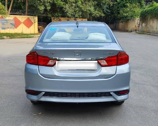 https://images10.gaadi.com/usedcar_image/4568883/original/processed_6557594a88c461caa301bfae5005a4bf.jpeg?imwidth=6402