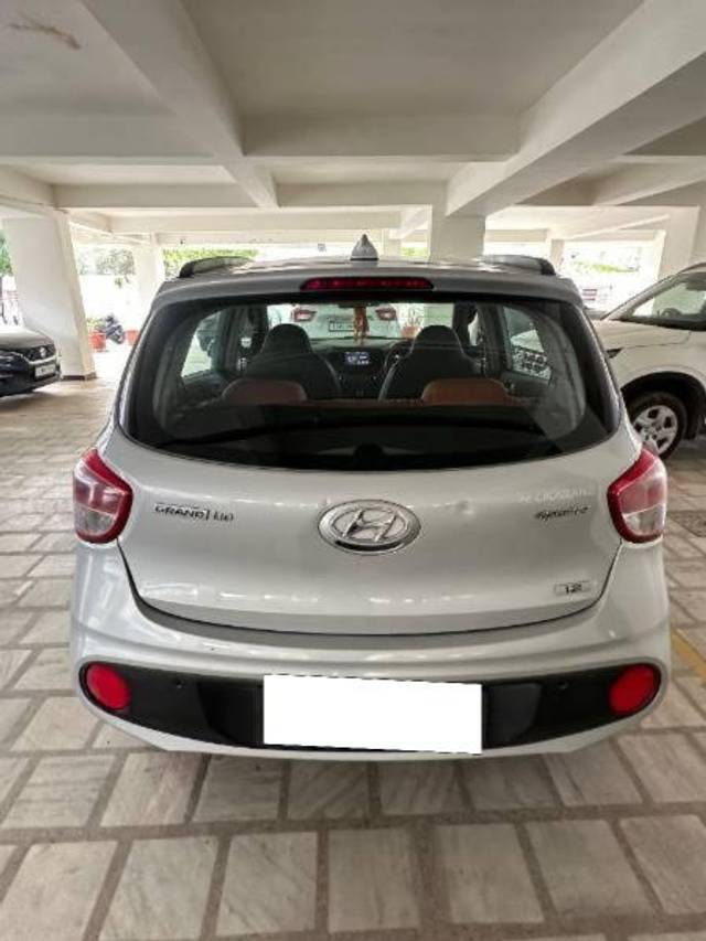 https://images10.gaadi.com/usedcar_image/4568895/original/processed_72ac6b00-a6a7-465d-b6b0-e9c58ee8350a.jpg?imwidth=6400