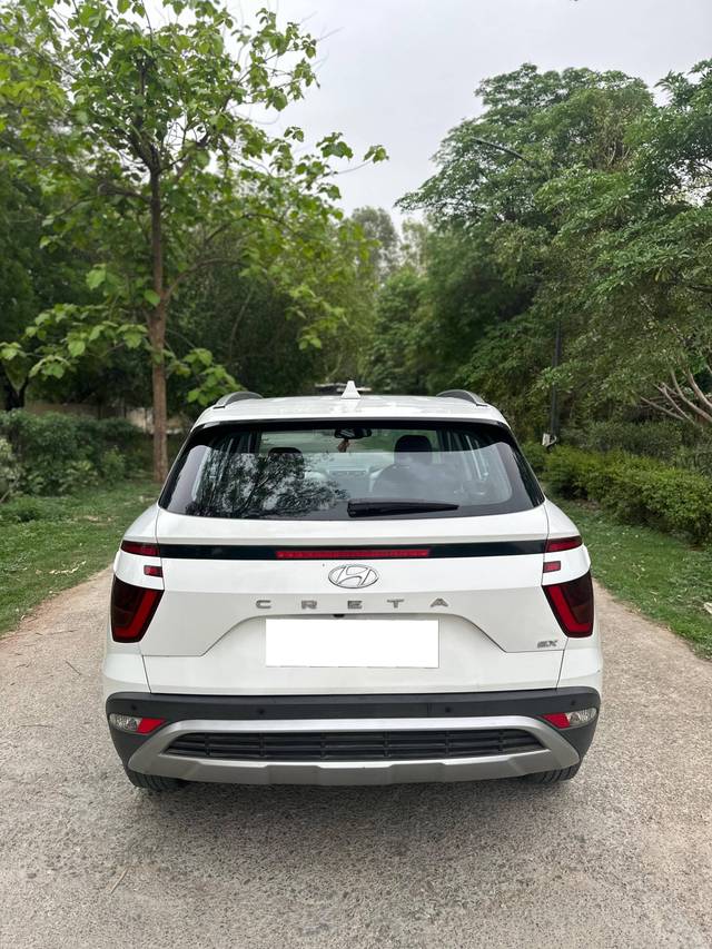 https://images10.gaadi.com/usedcar_image/4568899/original/processed_cfc08e6d-9807-455a-b903-f3ebba043aac.jpg?imwidth=6401