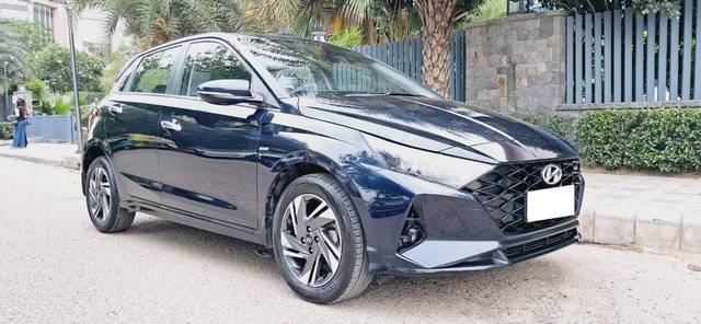 https://images10.gaadi.com/usedcar_image/4568902/original/processed_7677b7b1424bb628dad06b5438799445.jpg?imwidth=6400