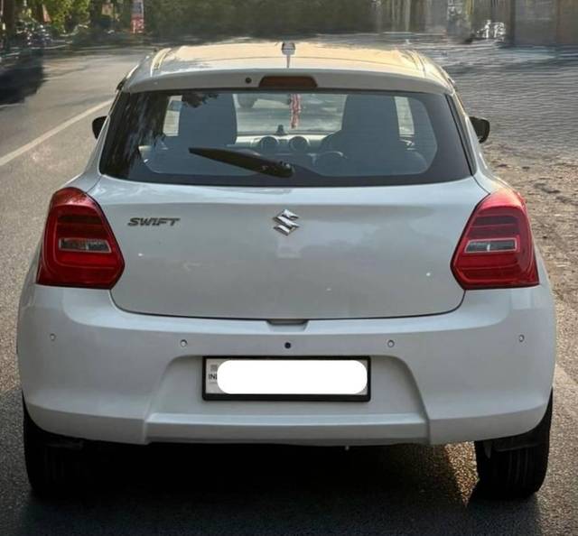 https://images10.gaadi.com/usedcar_image/4568919/original/processed_94b72be28e03b4c87e560cbc50c10a19.jpg?imwidth=6402