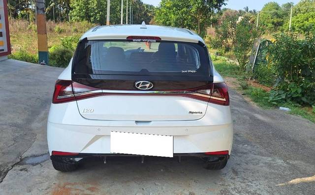 https://images10.gaadi.com/usedcar_image/4568962/original/processed_03f640d3-f5a5-40b6-a302-efbdc9c24d64.jpg?imwidth=6401