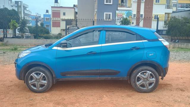 https://images10.gaadi.com/usedcar_image/4568963/original/processed_1bcf2168-77bf-4673-8716-d11c134329aa.jpg?imwidth=6402