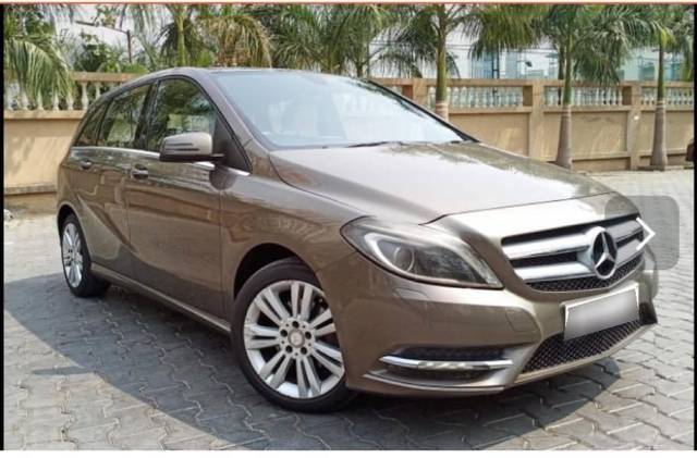 https://images10.gaadi.com/usedcar_image/4568983/original/processed_41ccecfe-d421-4298-916b-888beda9b999.jpeg?imwidth=6400