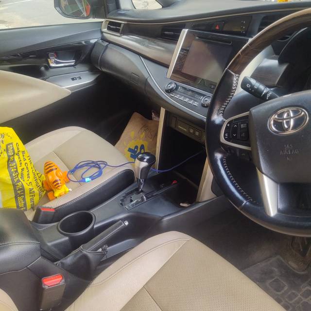 https://images10.gaadi.com/usedcar_image/4568993/original/294516bb067e077e33dc888d20ff358e.jpg?imwidth=6402