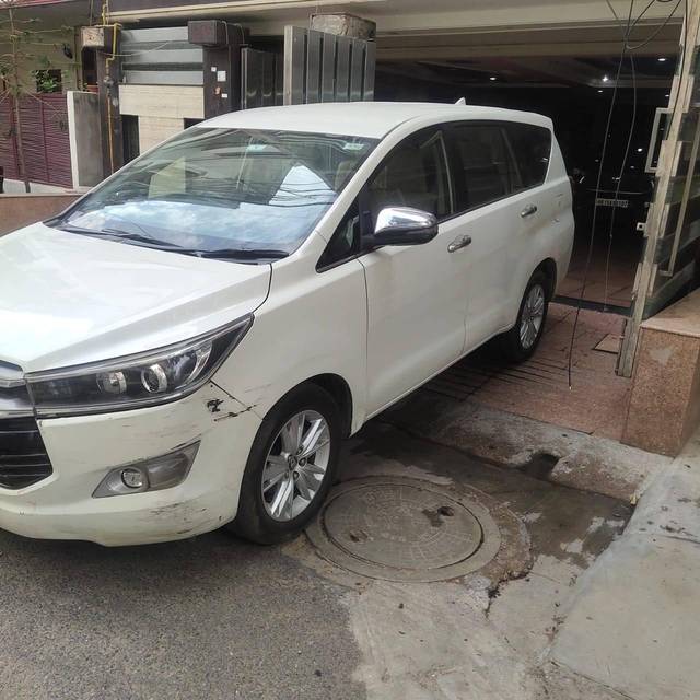 https://images10.gaadi.com/usedcar_image/4568993/original/processed_cf326726fe5e135796e80a8d32d188ca.jpg?imwidth=6400