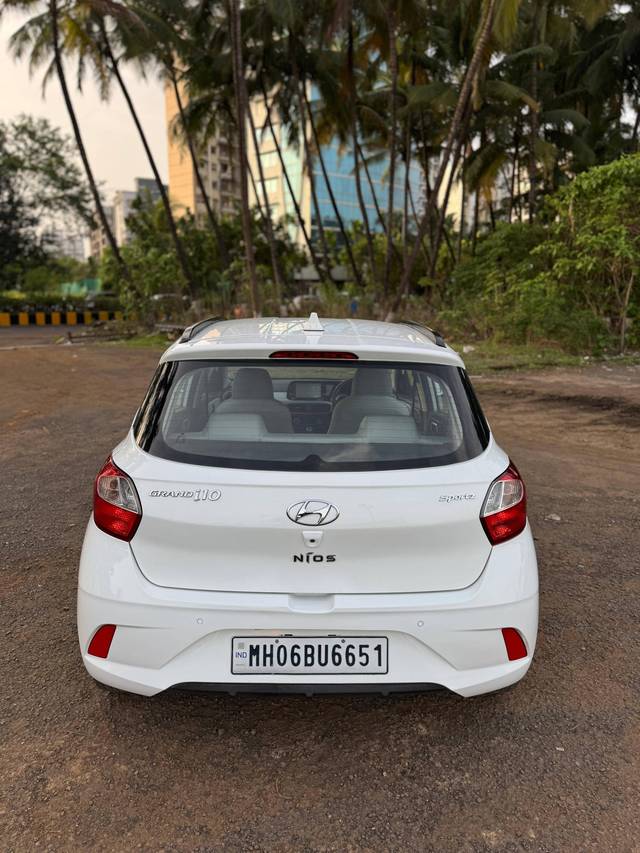 https://images10.gaadi.com/usedcar_image/4569031/original/processed_fd54b0157c048899619f398104872675.jpg?imwidth=6402