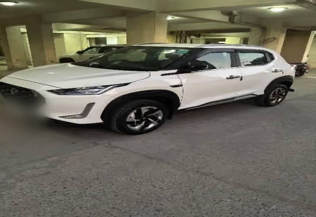 https://images10.gaadi.com/usedcar_image/4569036/original/c89a07f7-ab95-4f43-bd12-0400b581662d.?imwidth=6402