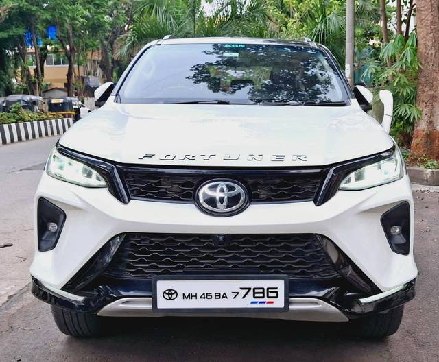 https://images10.gaadi.com/usedcar_image/4569043/original/processed_2d297a100b667d6a5ccb37507f20c93e.jpg?imwidth=6400