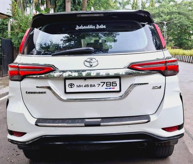 https://images10.gaadi.com/usedcar_image/4569043/original/processed_5422fb9bea31b32b4d73acf7af4c5e73.jpg?imwidth=6402