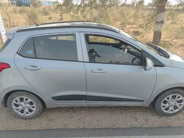 https://images10.gaadi.com/usedcar_image/4569054/original/processed_9519888e-a263-4a4a-8e9a-f32a817841a2.jpg?imwidth=6402