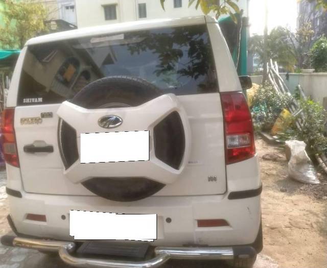 https://images10.gaadi.com/usedcar_image/4569065/original/processed_2ce196b9-e6c8-4662-b8e2-b85da795b36c.jpg?imwidth=6401