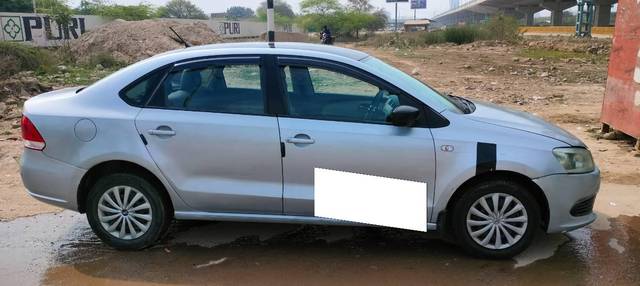 https://images10.gaadi.com/usedcar_image/4569070/original/processed_96dfa615-2961-4b5e-8e07-42a40cd49bbc.jpg?imwidth=6401