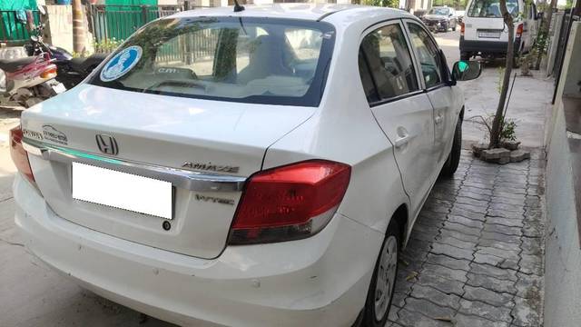 https://images10.gaadi.com/usedcar_image/4569114/original/processed_e1e30be1-0fc3-4797-8abd-9f7eea63b3ba.jpg?imwidth=6402