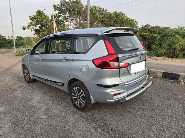 https://images10.gaadi.com/usedcar_image/4569159/original/processed_87d52c2095d5111016f8b08eba212881.jpg?imwidth=6402