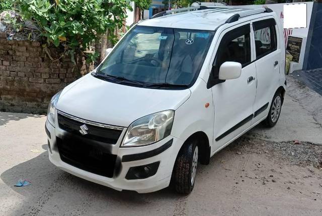https://images10.gaadi.com/usedcar_image/4569174/original/processed_b96172aa-69cb-4d60-95ae-16bf6be3700f.jpg?imwidth=6402