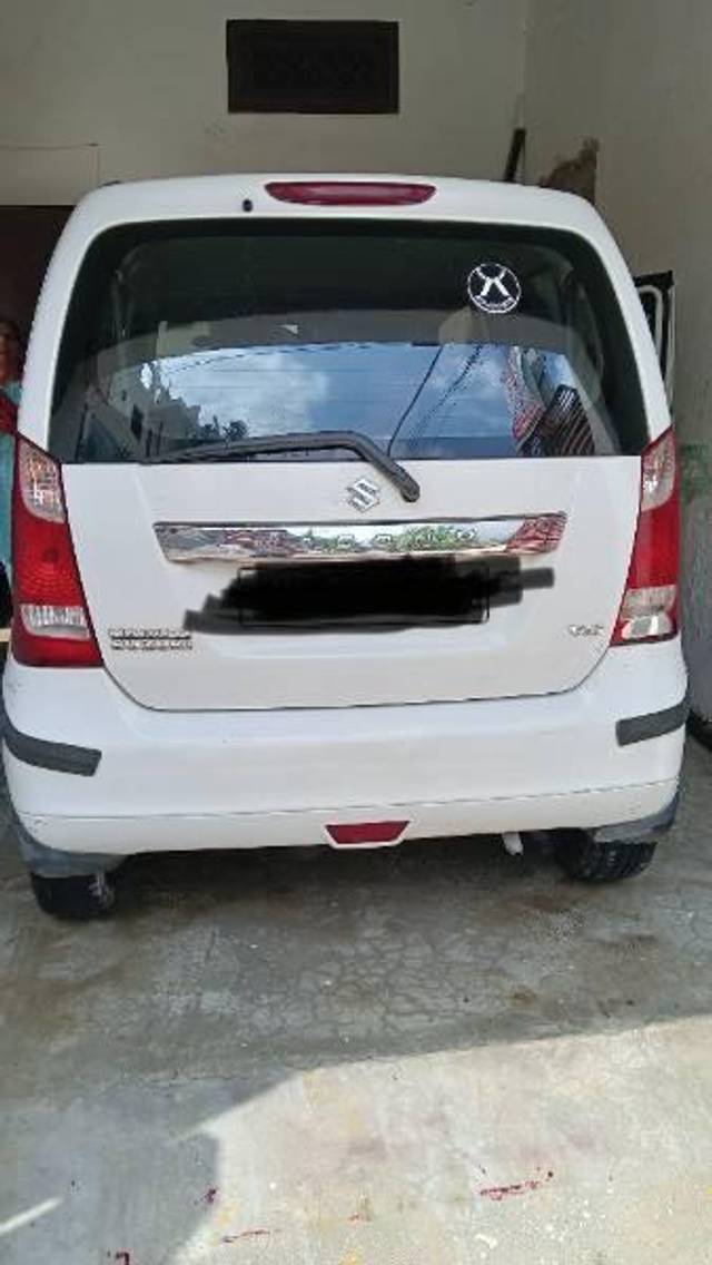 https://images10.gaadi.com/usedcar_image/4569174/original/processed_d49b461e-1a48-471a-b225-93790fbbce35.jpg?imwidth=6401