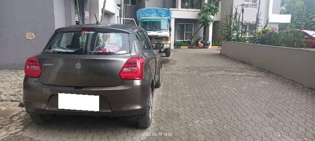 https://images10.gaadi.com/usedcar_image/4569177/original/processed_b825bbf5-e799-481f-a40b-eeb25be07938.jpg?imwidth=6401