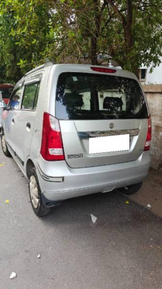 https://images10.gaadi.com/usedcar_image/4569183/original/processed_572b3498-006e-4e0e-abd2-f3818da919bb.jpg?imwidth=6402