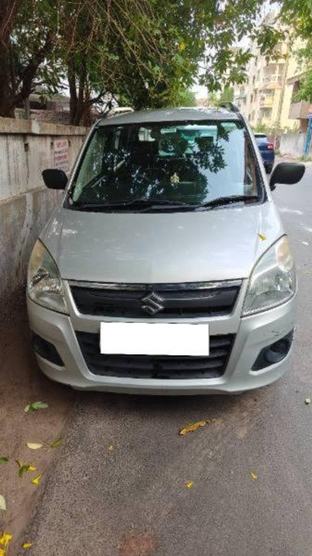 https://images10.gaadi.com/usedcar_image/4569183/original/processed_bb6b0f2c-cd57-40ad-ae40-ecd2b497234b.jpg?imwidth=6400