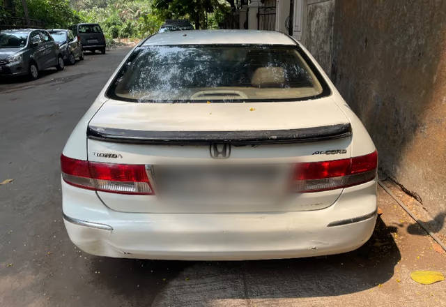 https://images10.gaadi.com/usedcar_image/4569189/original/cd1f37bf-e3ed-4378-9f9d-bf7b6030fbcb.?imwidth=6401