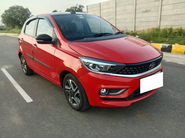 https://images10.gaadi.com/usedcar_image/4569222/original/processed_e6b41ae93bd6fe22ada35cb8d1852cc0.jpg?imwidth=6400