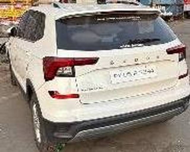 https://images10.gaadi.com/usedcar_image/4569294/original/processed_816c1147-b899-49dc-bf39-24f8538bf423.jpeg?imwidth=6402