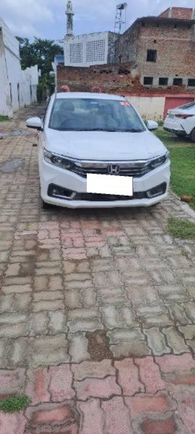 https://images10.gaadi.com/usedcar_image/4569298/original/processed_c6a6fea2-77b9-43db-833c-51ea117bd9fe.jpg?imwidth=6400