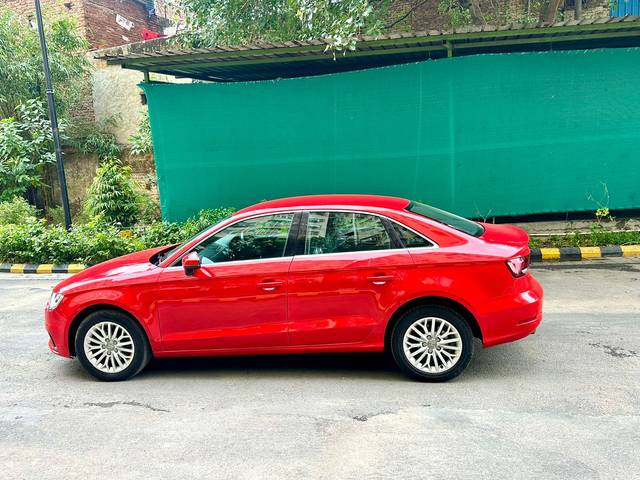 https://images10.gaadi.com/usedcar_image/4569325/original/a86a2651fdebd2a9b0394fb8f01737a4.jpg?imwidth=6402