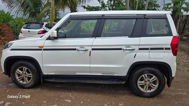 https://images10.gaadi.com/usedcar_image/4569425/original/processed_d54fd32c-7d9c-45e4-8d72-9b70bfeb300e.jpg?imwidth=6402
