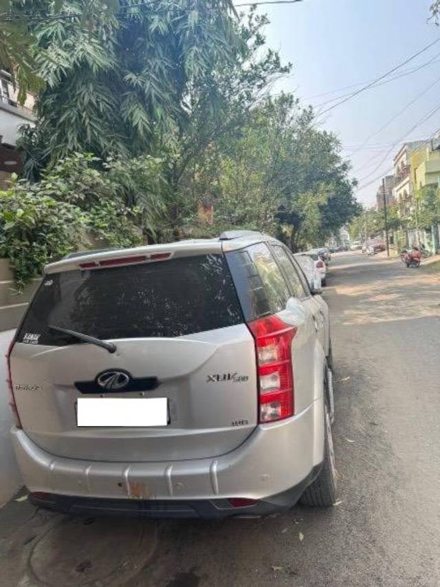 https://images10.gaadi.com/usedcar_image/4569456/original/processed_047bd6e9-52d2-452d-8822-0fbe8020405a.jpeg?imwidth=6402