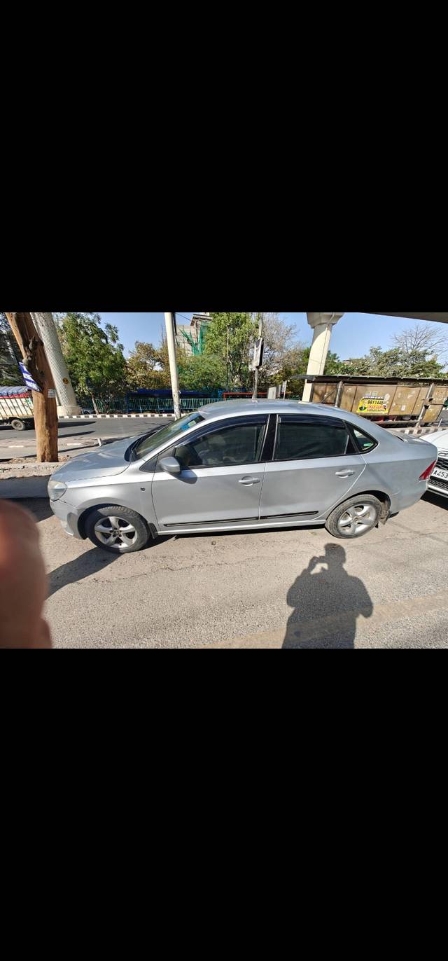 https://images10.gaadi.com/usedcar_image/4569478/original/72798cd8b15fa6719f01656d45c4ac24.jpg?imwidth=6402