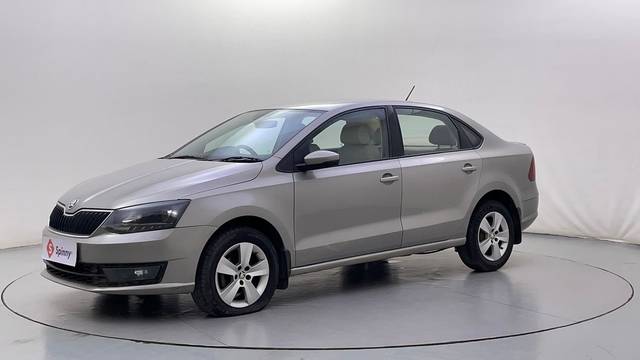 https://images10.gaadi.com/usedcar_image/4569488/original/482bfbcb7e1624ef9749e981c967aed4.JPG?imwidth=6400