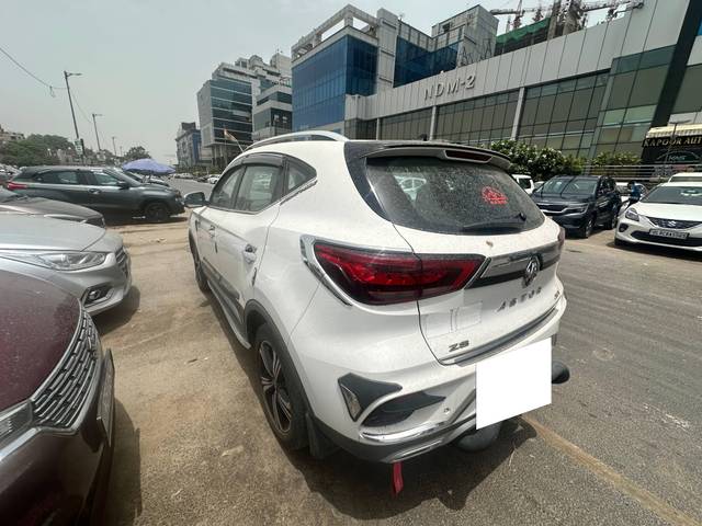https://images10.gaadi.com/usedcar_image/4569506/original/processed_512744e5-fffe-4df4-a9a3-42d8ca366279.jpg?imwidth=6402