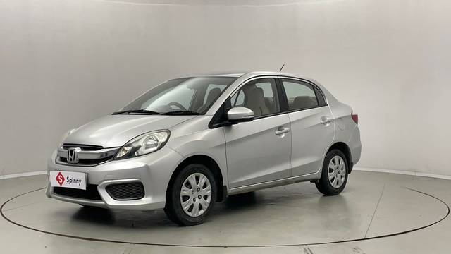 https://images10.gaadi.com/usedcar_image/4569508/original/86384a6eff62a57f4476d5e5f1e6fa9a.JPG?imwidth=6400