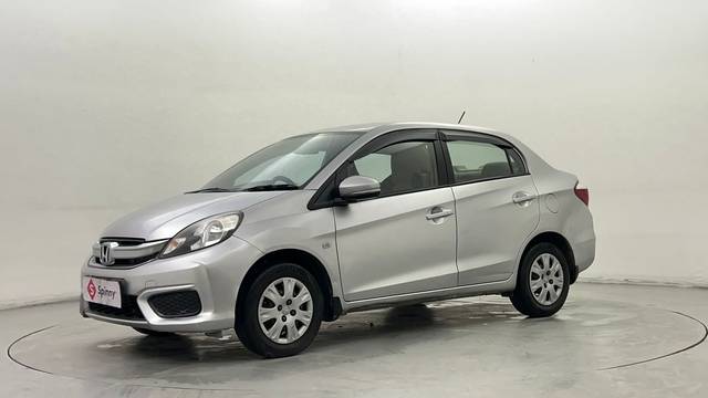 https://images10.gaadi.com/usedcar_image/4569514/original/461746ee72ae3295dae05a32d1720bef.JPG?imwidth=6400