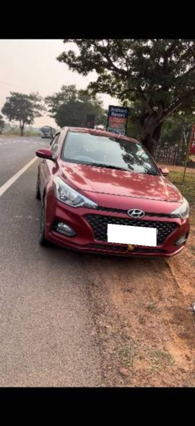 https://images10.gaadi.com/usedcar_image/4569531/original/processed_14f2377f-0dfc-4b32-ac0d-b646e2b6f2b0.png?imwidth=6400