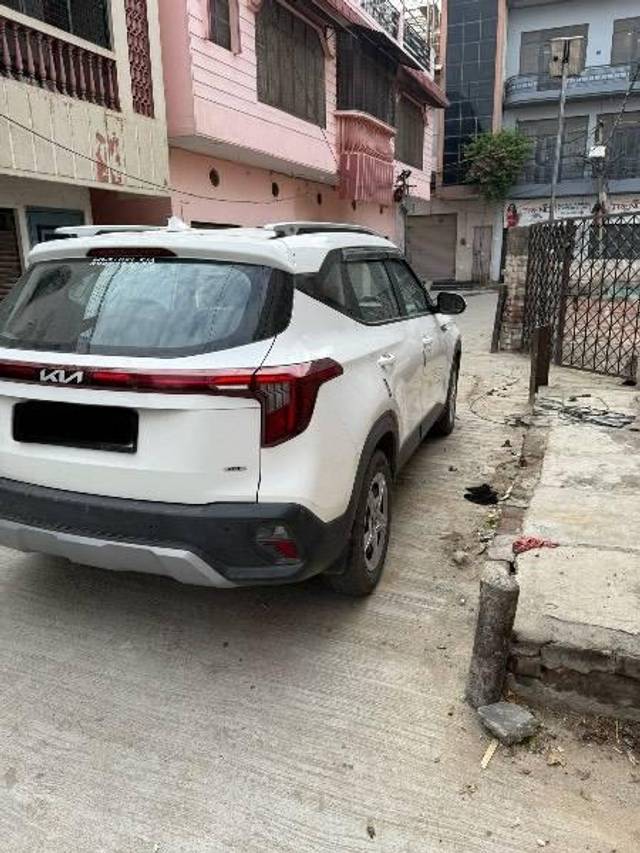 https://images10.gaadi.com/usedcar_image/4569532/original/processed_4cd5b052-cf54-42c7-9ace-ca31b66aab5f.jpeg?imwidth=6402