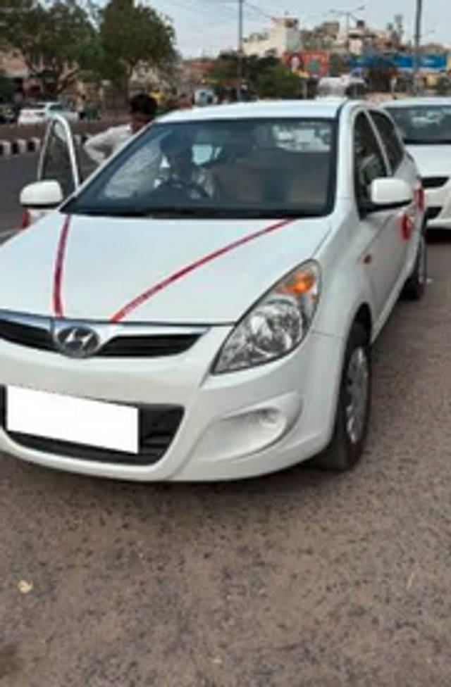 https://images10.gaadi.com/usedcar_image/4569534/original/2e9c731c-f933-47ae-a9e8-6a535ddb75db.png?imwidth=6401