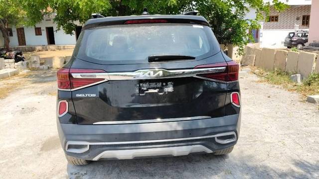 https://images10.gaadi.com/usedcar_image/4569550/original/processed_491165bf-ba22-4b63-980f-cbdfa7c1e4ac.jpg?imwidth=6401