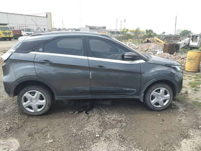 https://images10.gaadi.com/usedcar_image/4569614/original/processed_e7efb8a9-1b0c-4357-ad93-ed3b126004c4.jpg?imwidth=6401