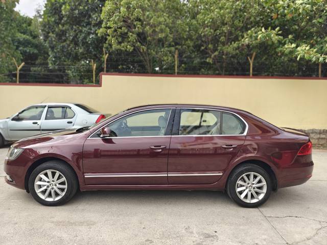 https://images10.gaadi.com/usedcar_image/4569624/original/5a38e8dd03b5666722f1d64f1320dfc2.jpg?imwidth=6402