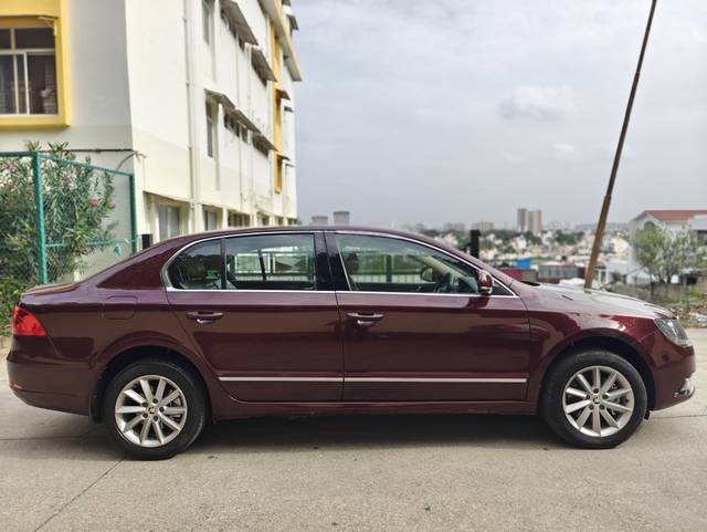 https://images10.gaadi.com/usedcar_image/4569624/original/bbe7a524784ec61681025e39d051ca27.jpg?imwidth=6401