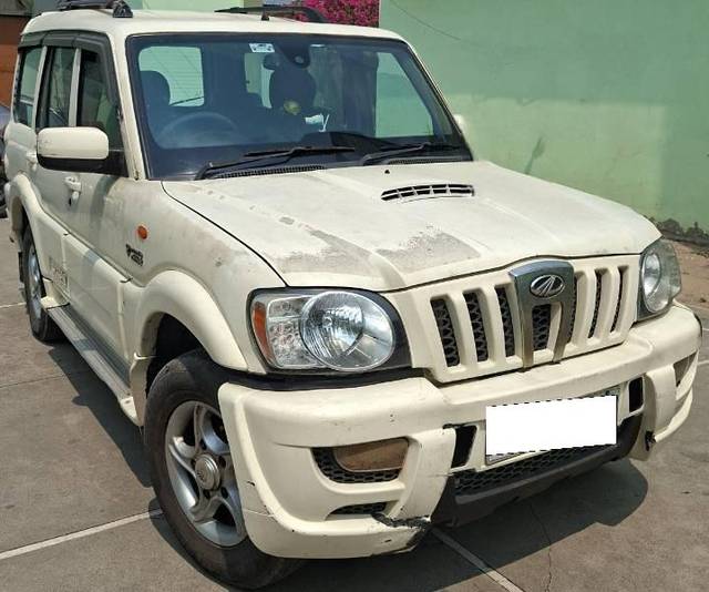 https://images10.gaadi.com/usedcar_image/4569627/original/processed_e4c0d407-f995-4e9e-b8f4-e57ce7215ed8.jpg?imwidth=6401
