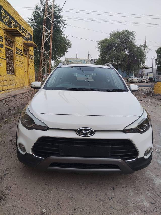https://images10.gaadi.com/usedcar_image/4569628/original/processed_00fd37a9987c81d526c6a9b9a352883b.jpg?imwidth=6401