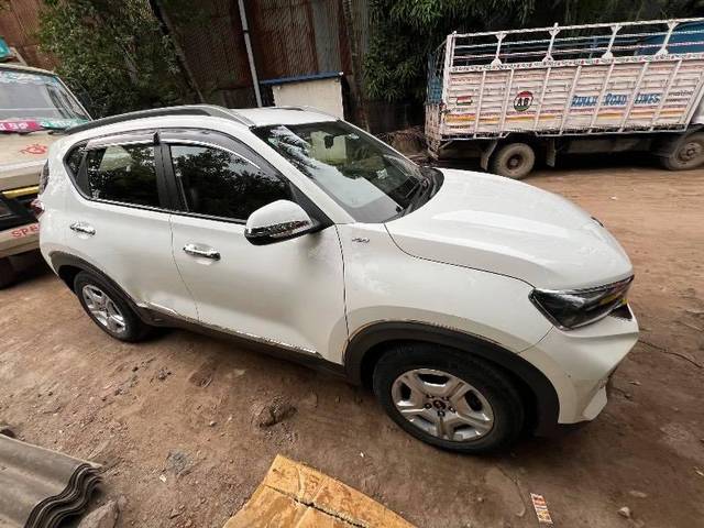https://images10.gaadi.com/usedcar_image/4569630/original/processed_90a58127-b1f5-45fd-be13-875de9eae191.jpeg?imwidth=6401
