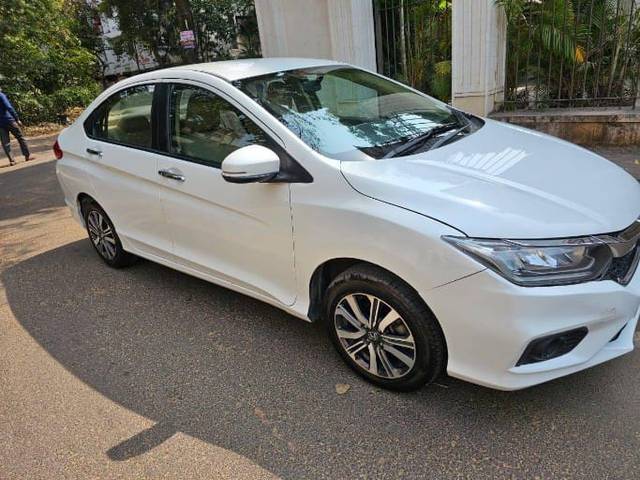 https://images10.gaadi.com/usedcar_image/4569651/original/5d27ea133965a8164f60677ca13e90ee.jpg?imwidth=6400