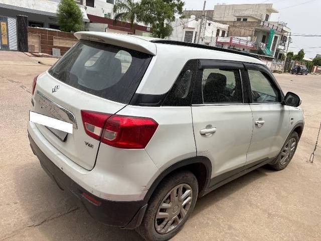 https://images10.gaadi.com/usedcar_image/4569658/original/processed_fd9bfdd3-b855-40b9-bf49-2c3ce068e406.jpg?imwidth=6400