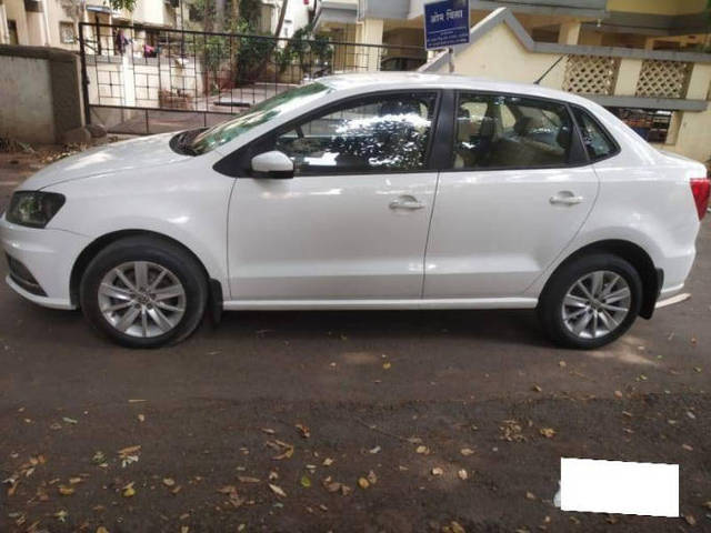 https://images10.gaadi.com/usedcar_image/4569659/original/processed_292963665eafdf4c63c74d378234c731.png?imwidth=6402