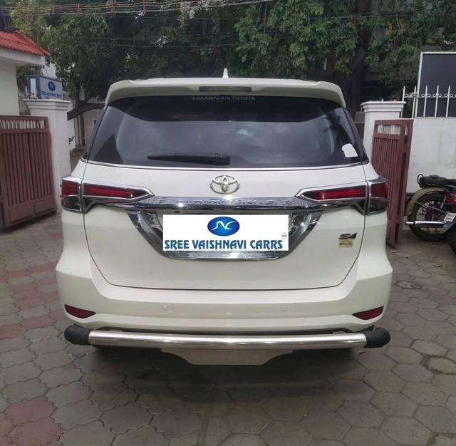 https://images10.gaadi.com/usedcar_image/4569660/original/processed_ca840d4a8850e1713c02755a7d2d6b9b.jpeg?imwidth=6402